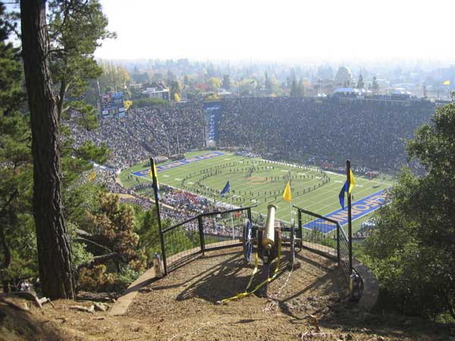 California_memorial_stadium_medium